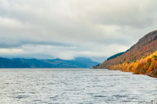 Lago di Loch Ness: geografia e leggenda del mostro