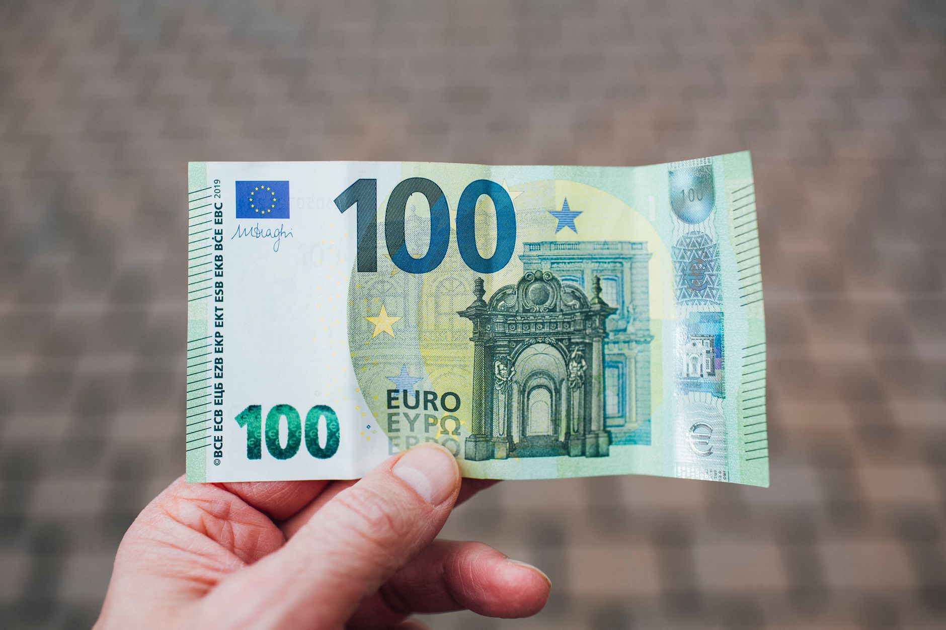 Come riconoscere una banconota falsa