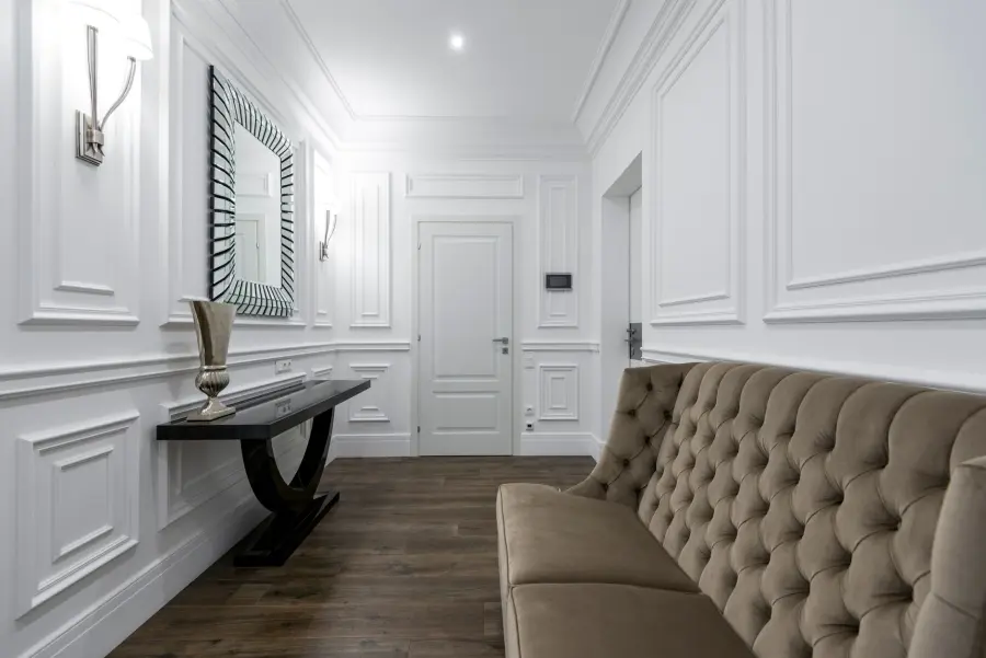 Boiserie in MDF: montaggio, costi e finiture 2026